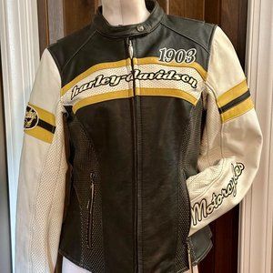 WOMENS HARLEY DAVIDSON GENTLY USED SIZE MEDIUM JACKET